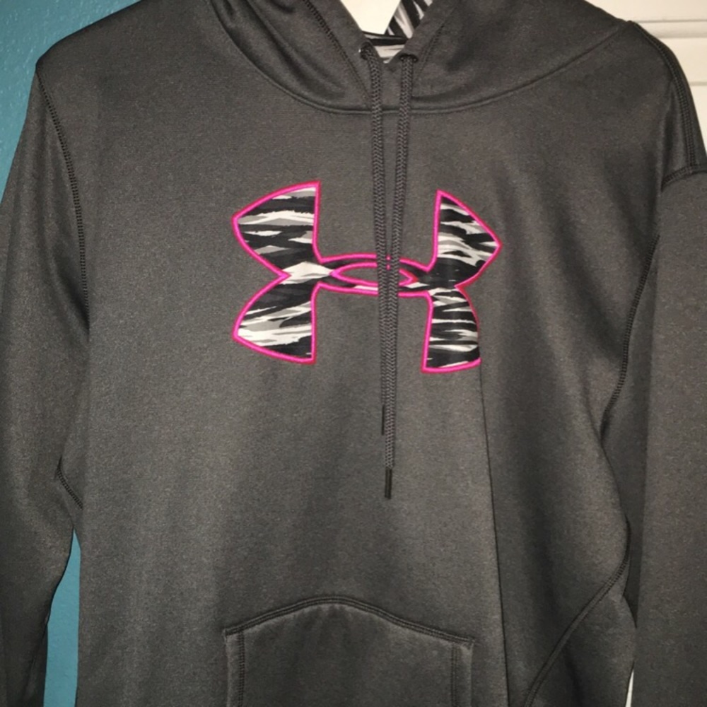 Under Armour Hoodie (50% OFF)